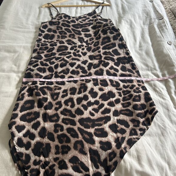 Leopard Print Sleeveless Midi Slip Dress With Side Button Details - Picture 7 of 10
